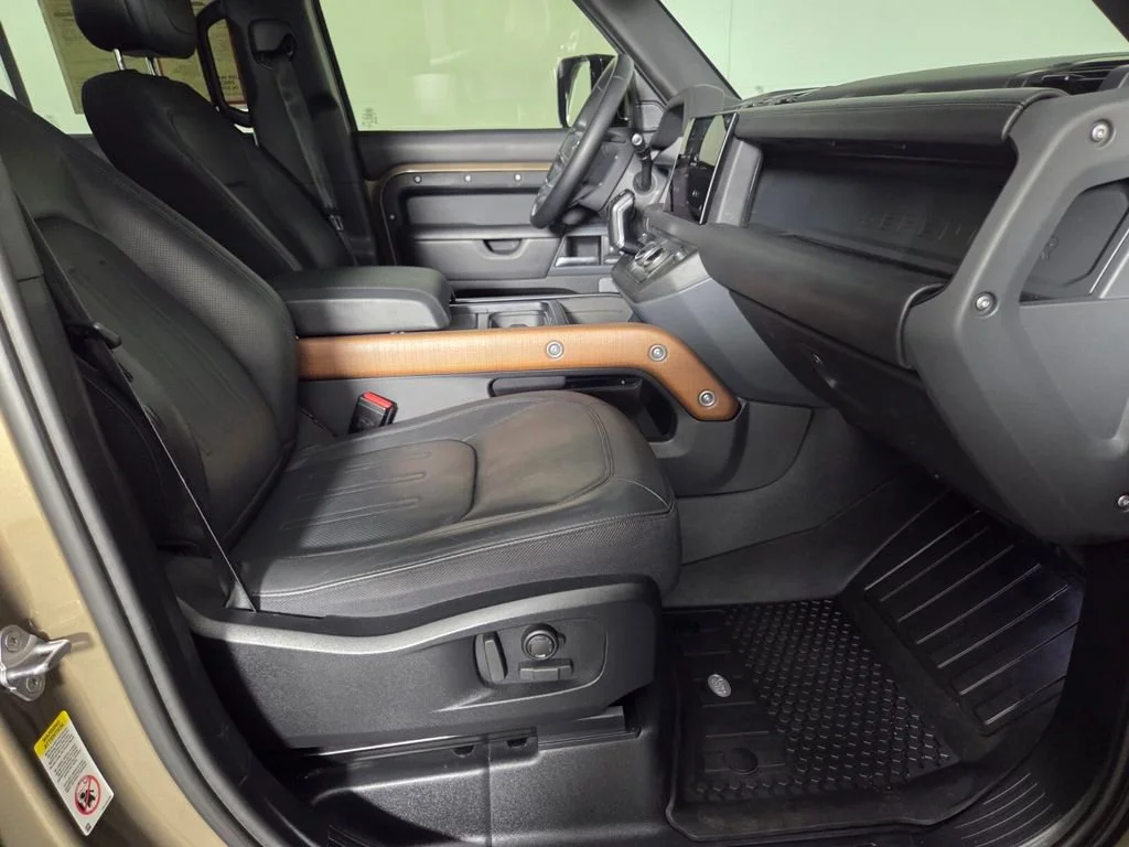 Used 2023 Gondwana Stone Metallic Land Rover X image 32