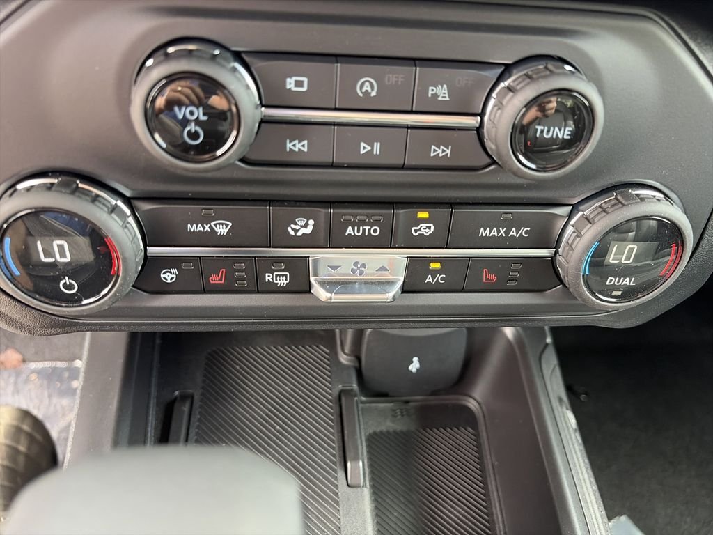 New 2026 Avalanche Gray Ford Outer Banks® image 23