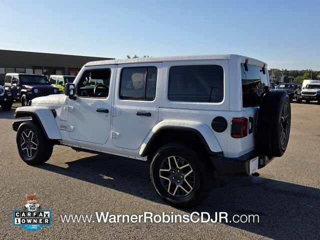 Used 2024 White Jeep Sahara image 9