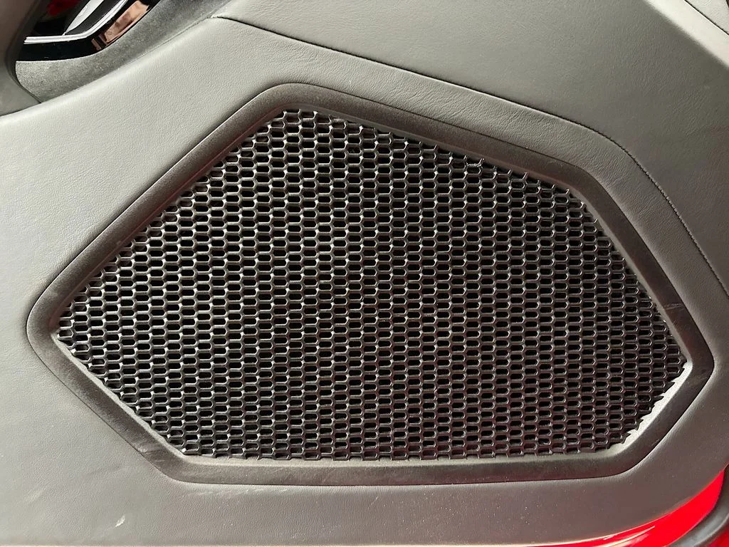 Used 2020 Red Lamborghini Base image 19