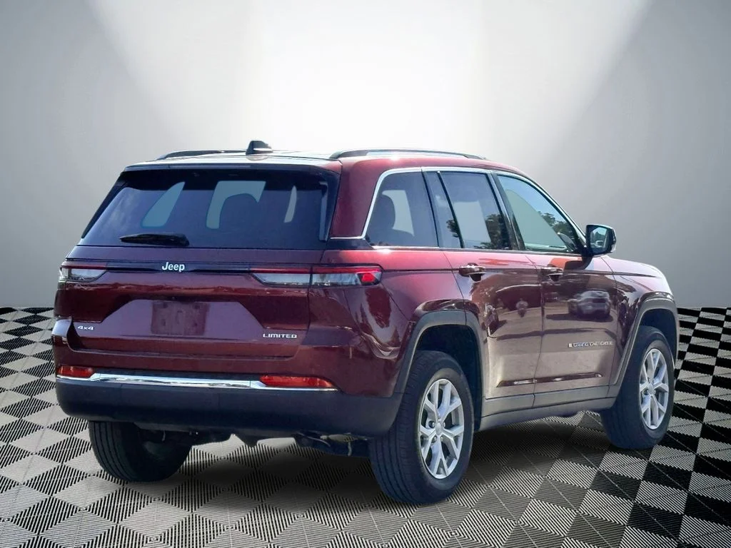 Used 2022 Red Jeep Limited image 6
