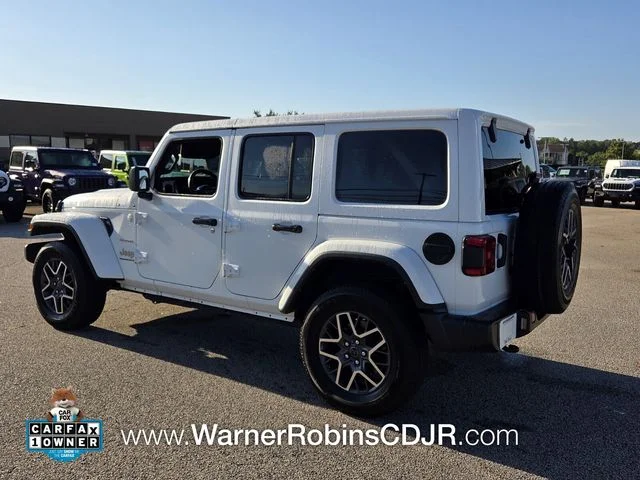 Used 2024 White Jeep Sahara image 9