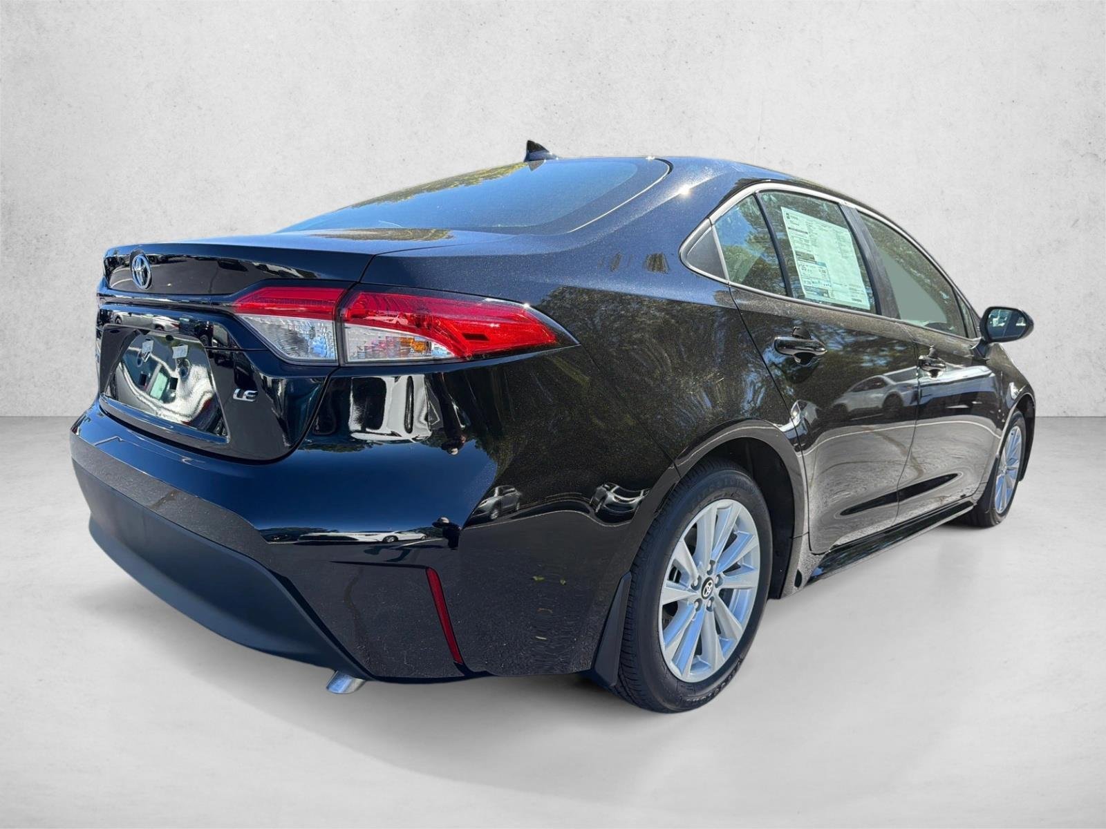New 2027 Inked Toyota LE image 3