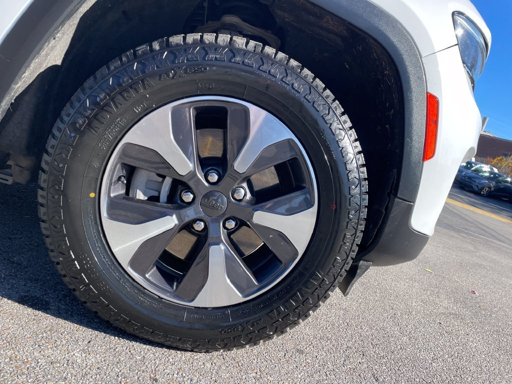 Certified Used 2024 White Jeep 4xe image 11