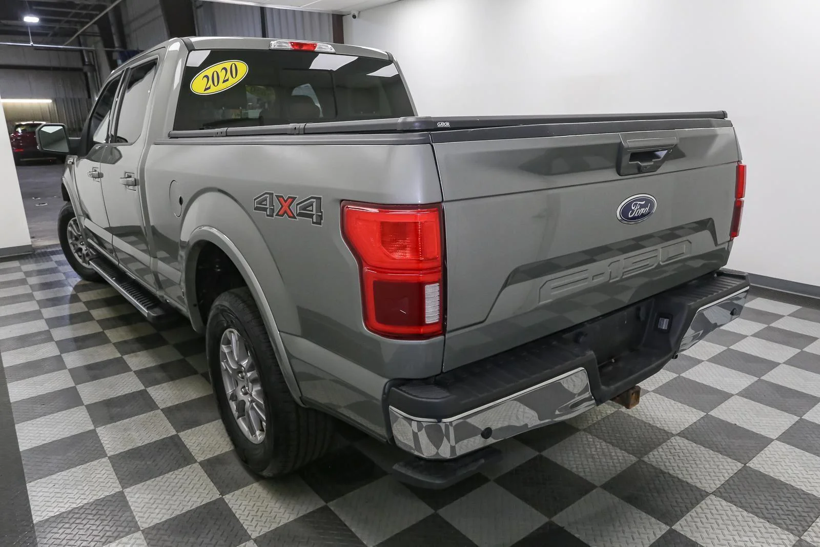 Used 2020 Silver Spruce Ford LARIAT image 10