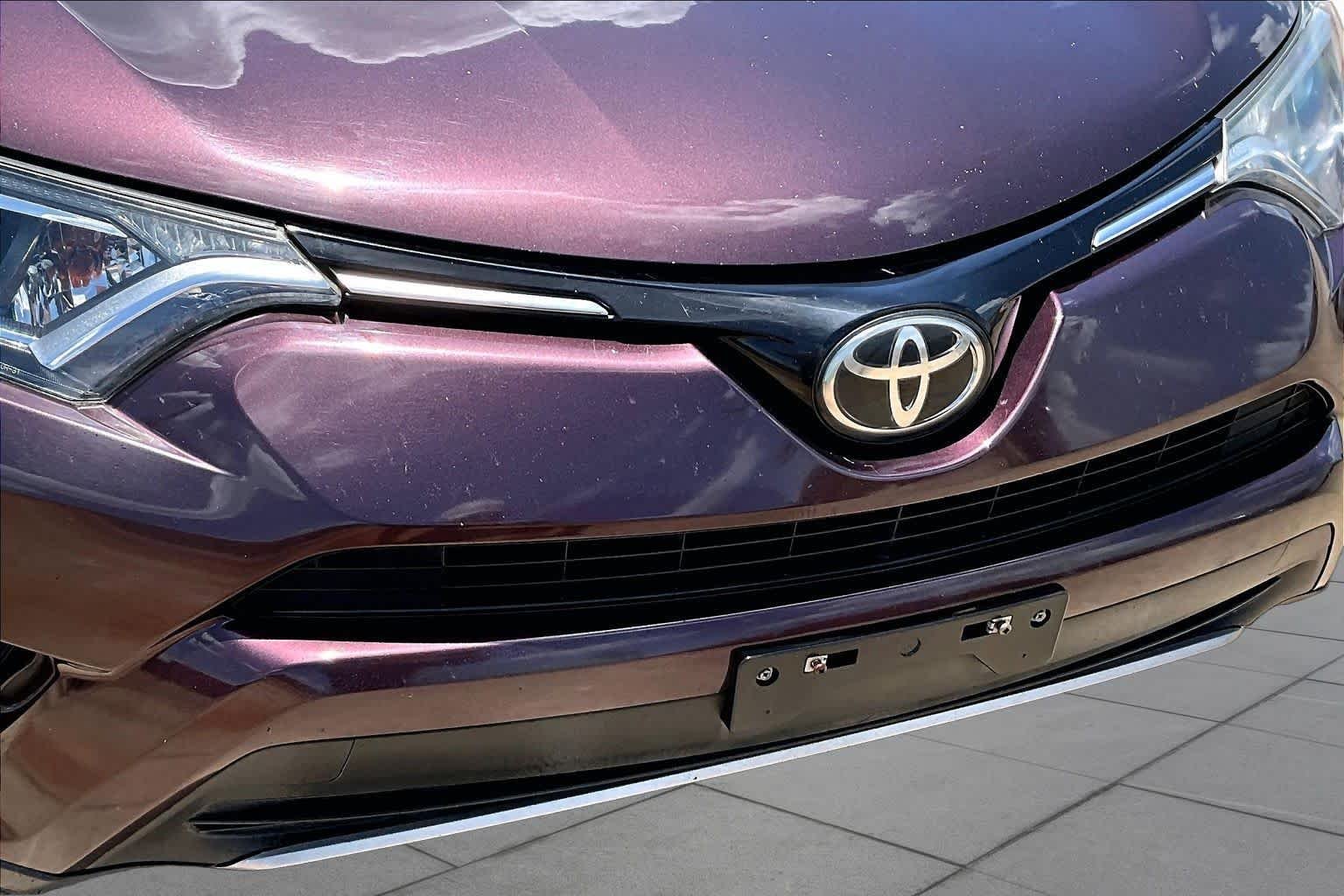 Used 2017 Black Currant Metallic Toyota XLE image 28