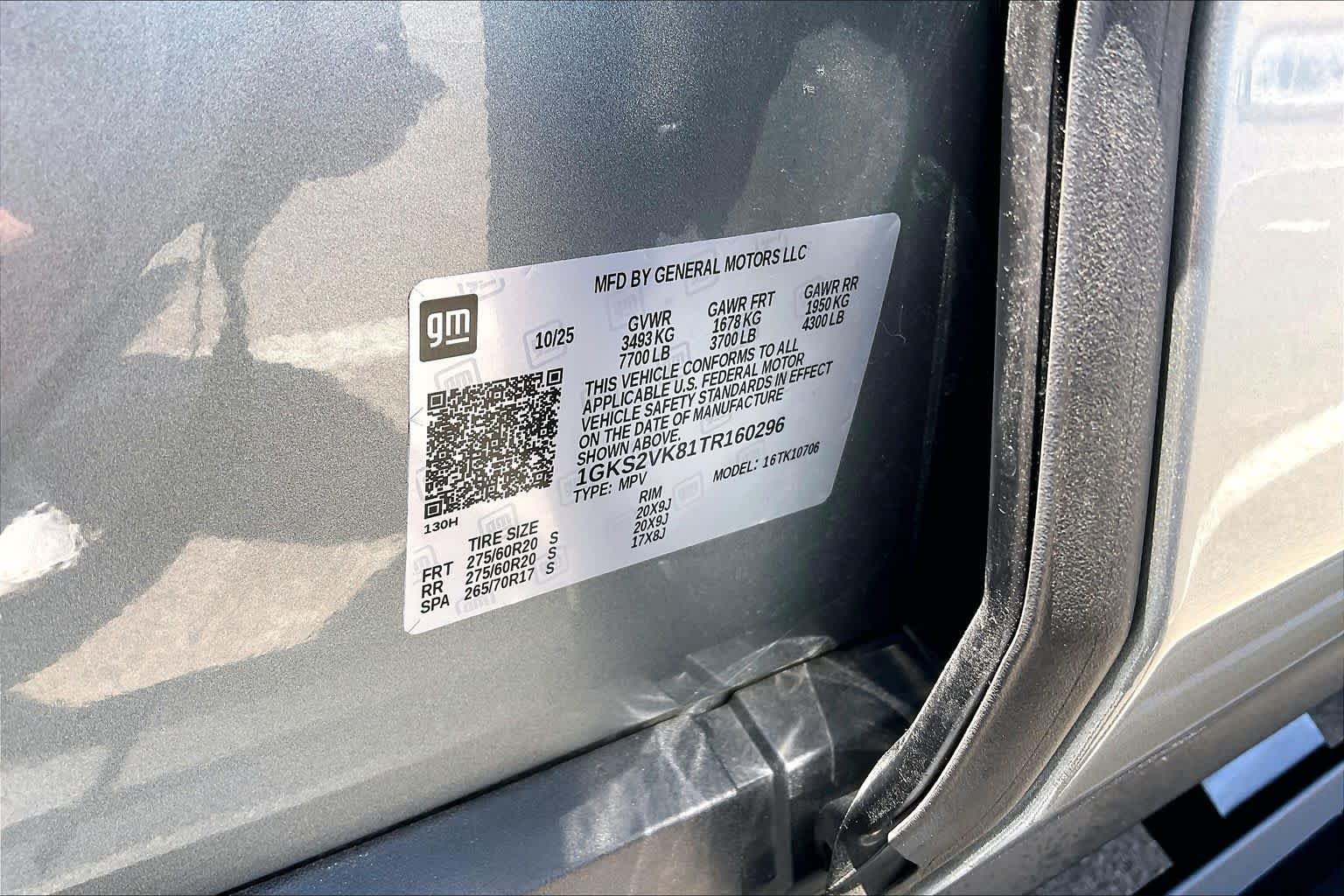 Used 2026 Sterling Metallic GMC AT4 Ultimate image 33