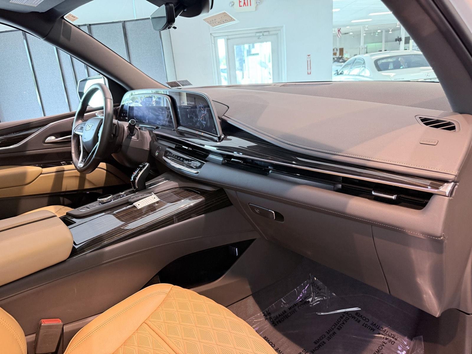 Used 2021 Crystal White Tricoat Cadillac Premium Luxury image 38