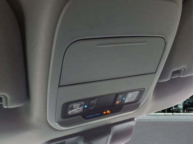 Used 2022 White Ford XL image 27