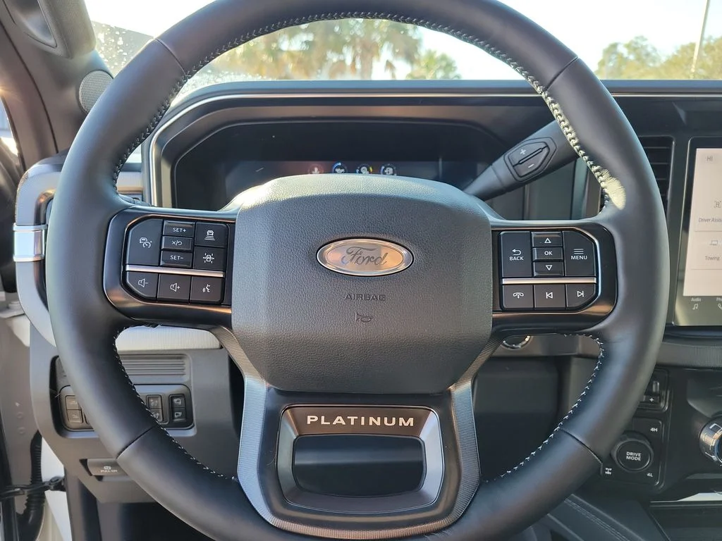 2026 Ford F-250 Super Duty Platinum - Photo 17