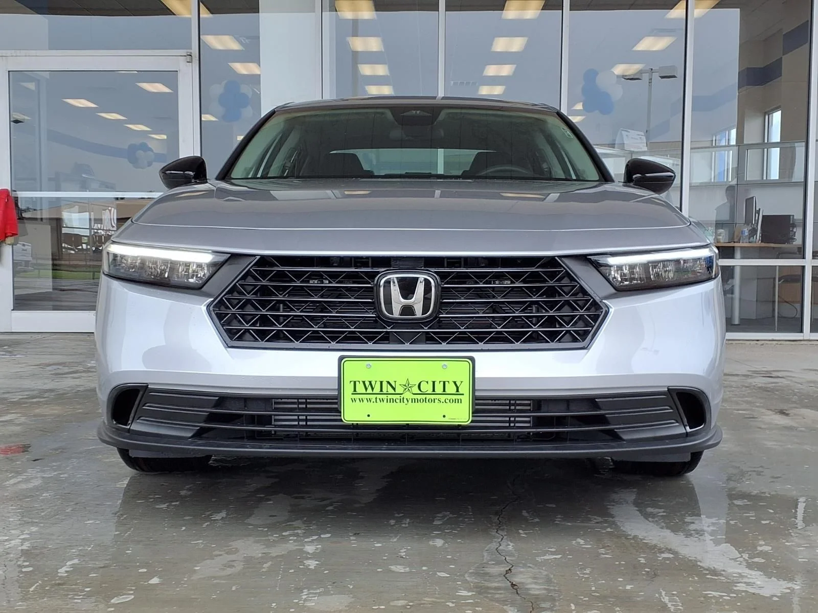 New 2026 Silver Honda SE image 3