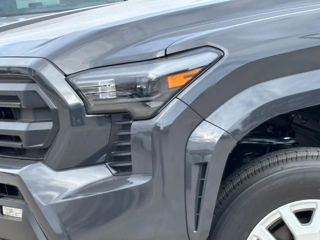 2025 Toyota Tacoma SR5 - Photo 29