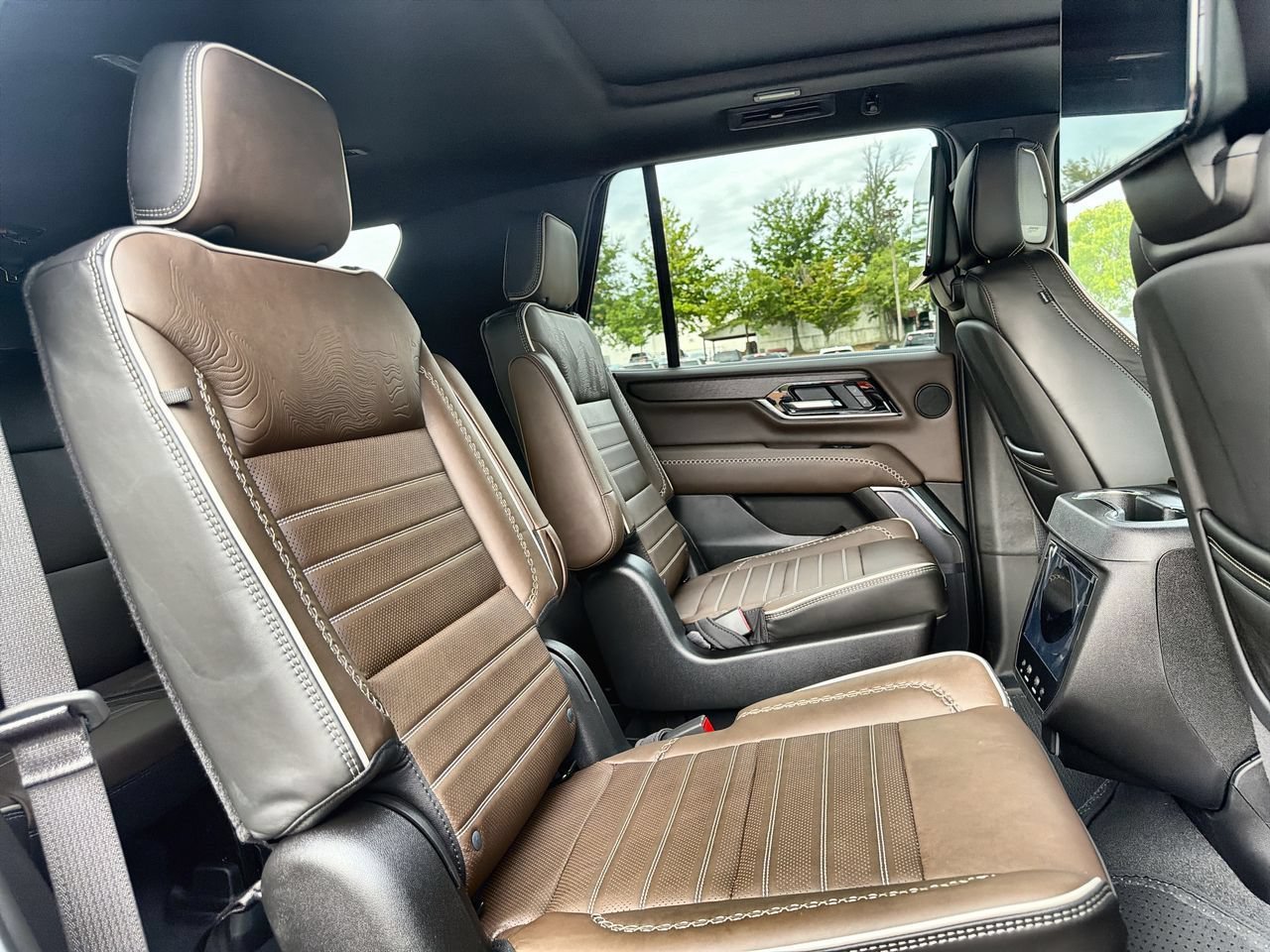 2026 GMC Yukon Denali Ultimate - Photo 22