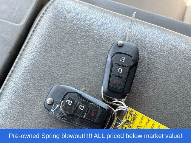 Used 2018 White Ford XL image 26