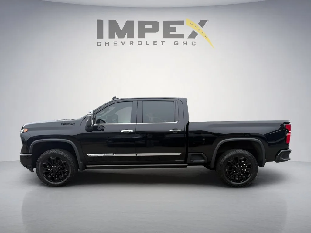 Used 2025 Black Chevrolet High Country image 2