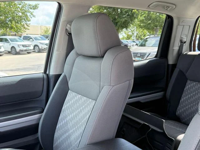 Certified Used 2020 Silver Toyota SR5 image 39