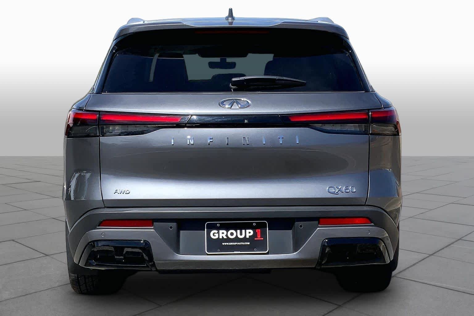 Used 2023 Graphite Shadow INFINITI LUXE image 5