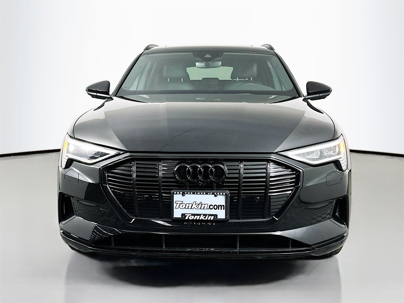 Used 2022 Audi e-tron Premium Plus with VIN WA1LAAGE7NB013402 for sale in Gladstone, OR