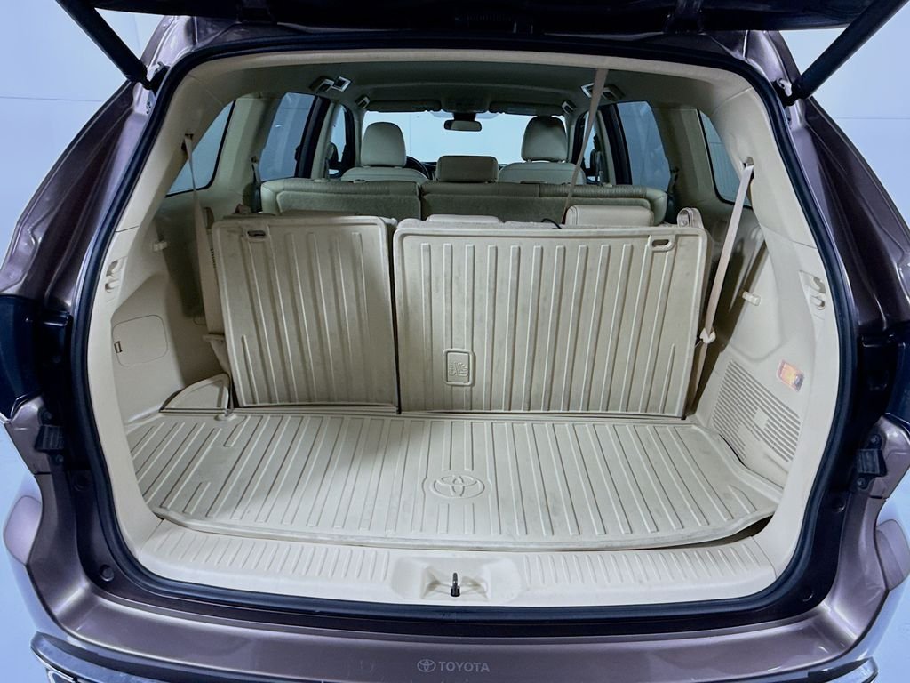 Used 2018 Walnut Toyota LE Plus image 28