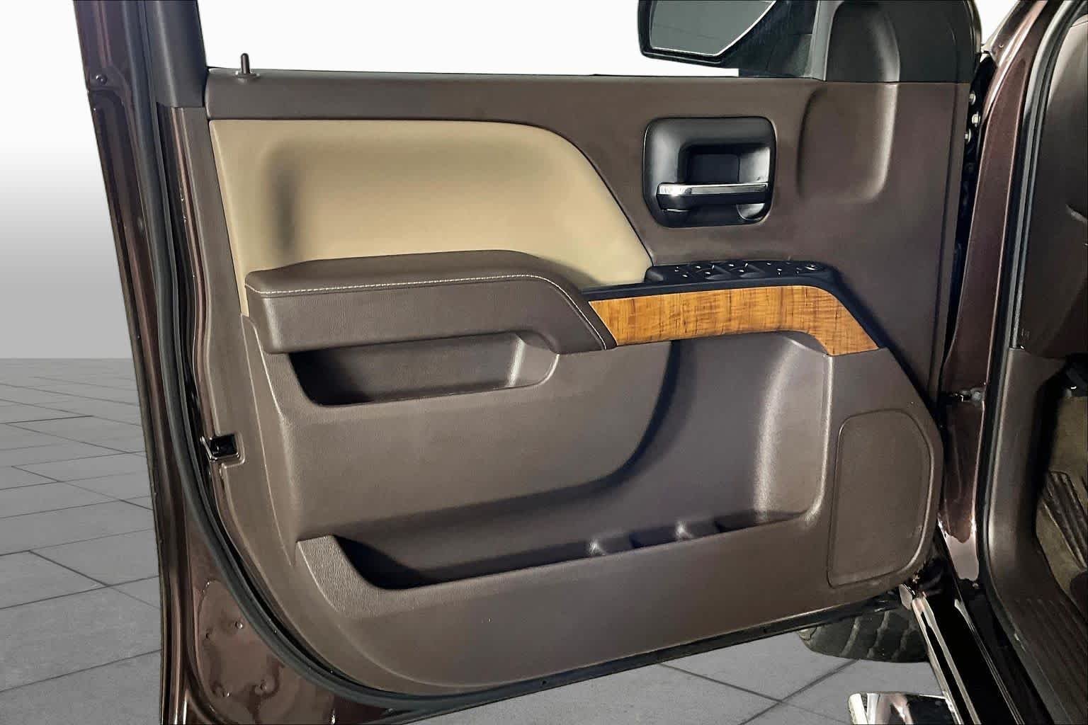 Used 2016 Mahogany Metallic GMC SLE image 19