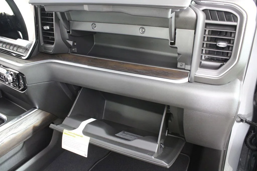 2026 GMC Sierra 1500 SLT - Photo 19