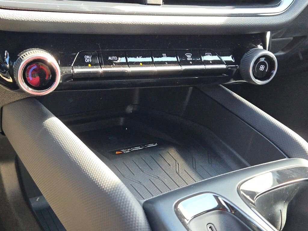 2025 Chevrolet Equinox EV RS - Photo 26