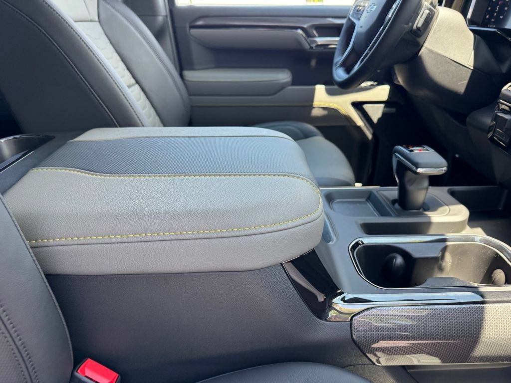 2026 Chevrolet Silverado 1500 ZR2 - Photo 8
