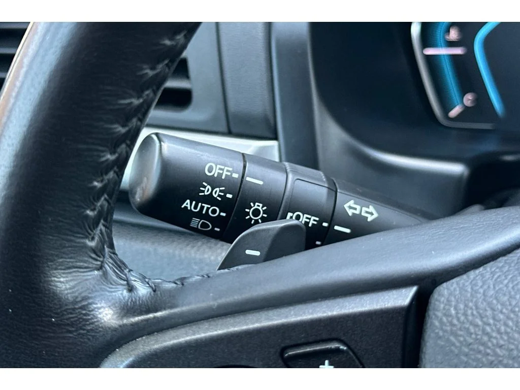 Used 2024 Platinum White Pearl Honda EX-L image 38