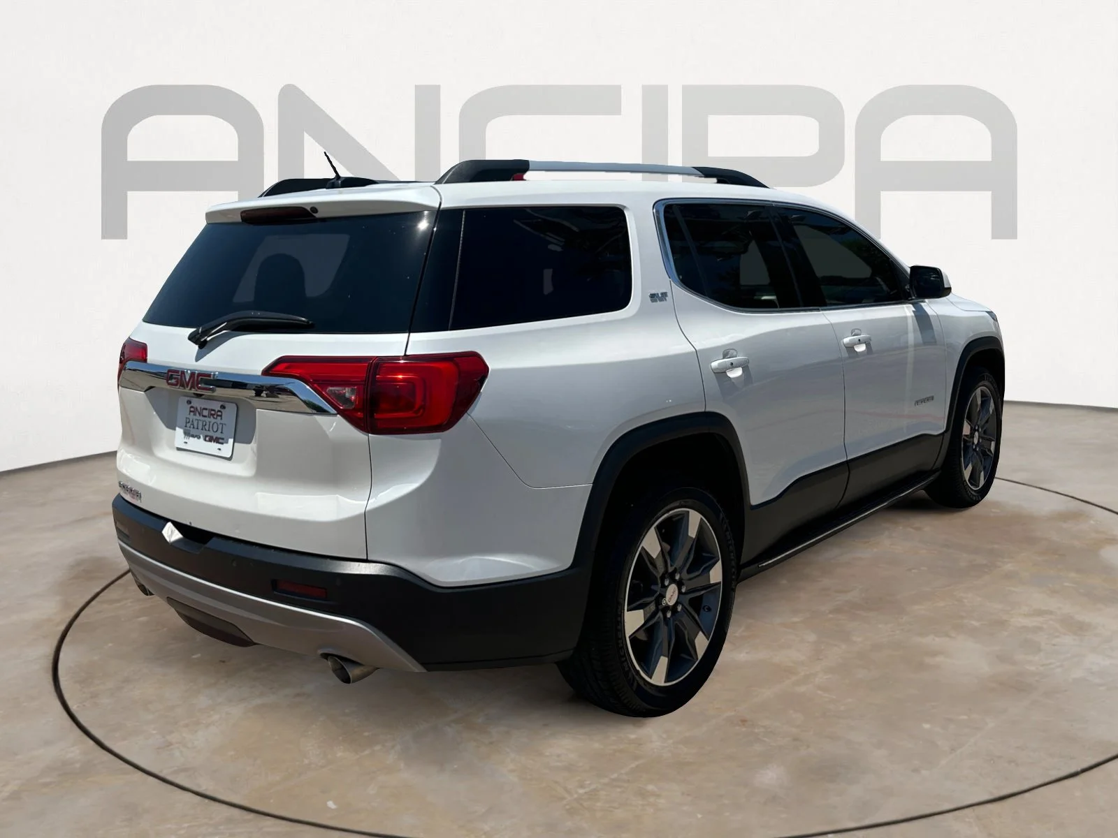 Used 2017 White Frost Tricoat GMC SLT image 10