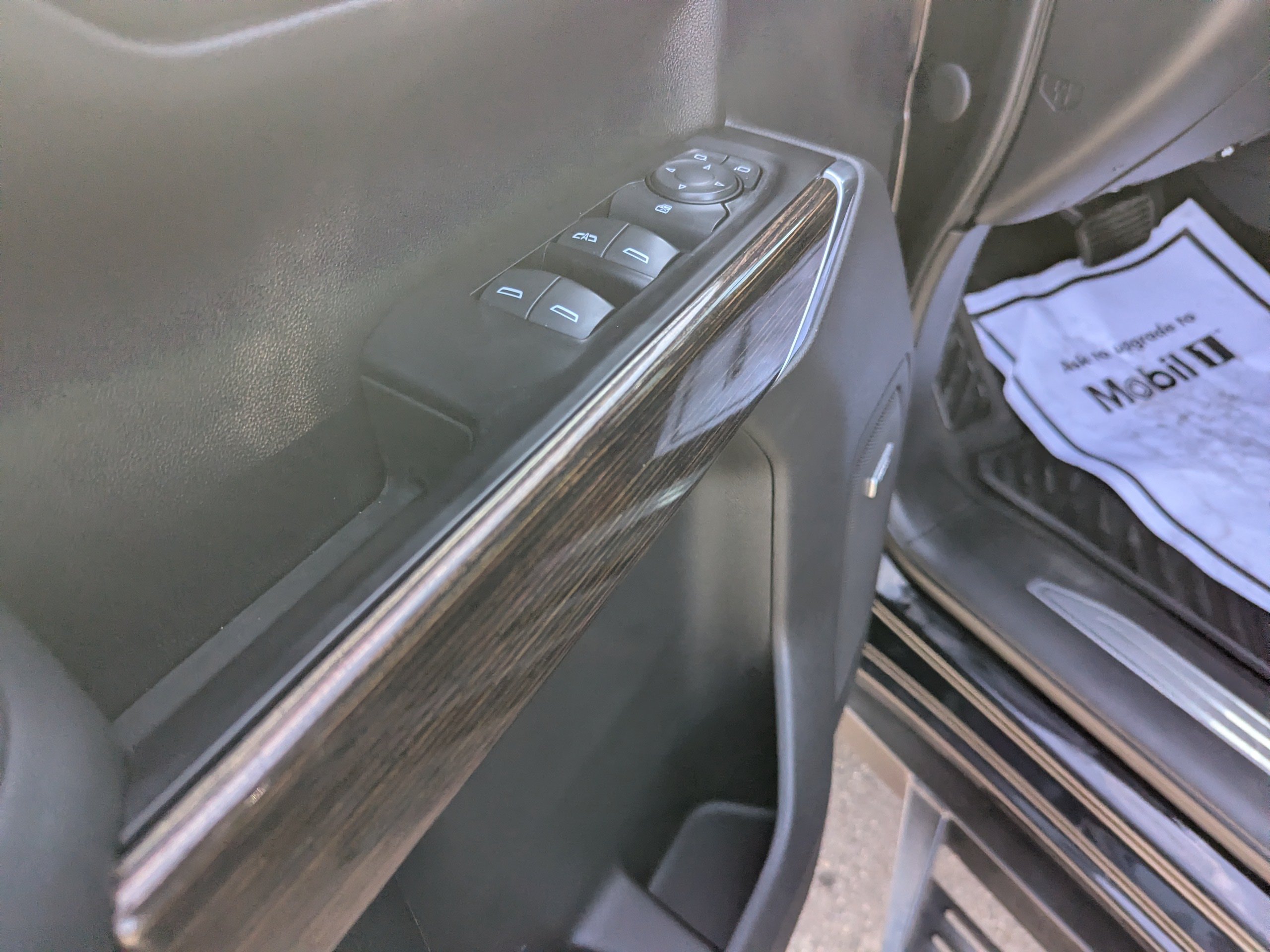 Used 2020 ONYX BLACK GMC Elevation image 11