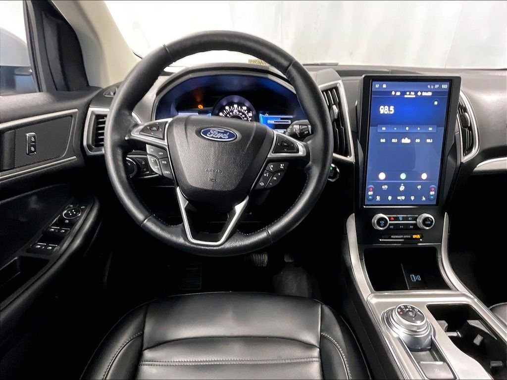 Used 2022 Oxford White Ford SEL image 17