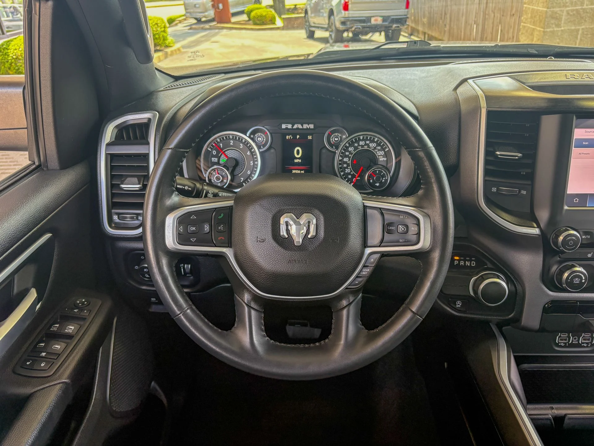 Used 2023 White Ram Big Horn/Lone Star image 29