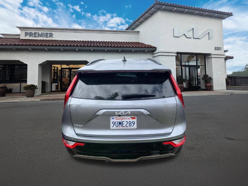 Certified Used 2024 Steel Gray Kia Wind image 7