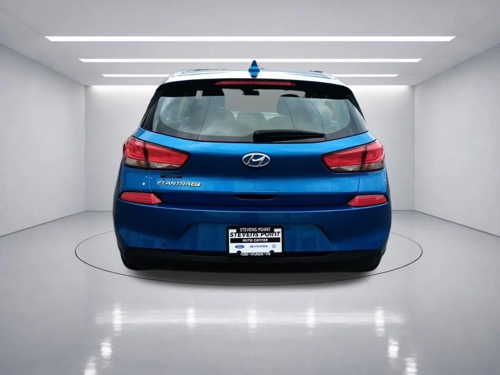 Used 2018 Electric Blue Metallic Hyundai Base image 6