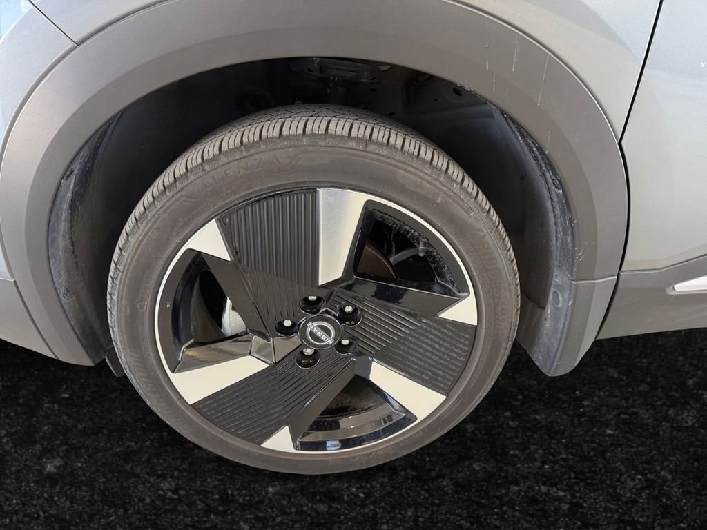 Used 2025 Gray Nissan SR image 27