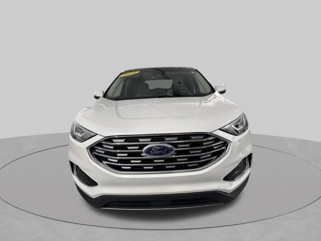 Used 2020 White Ford SEL image 3