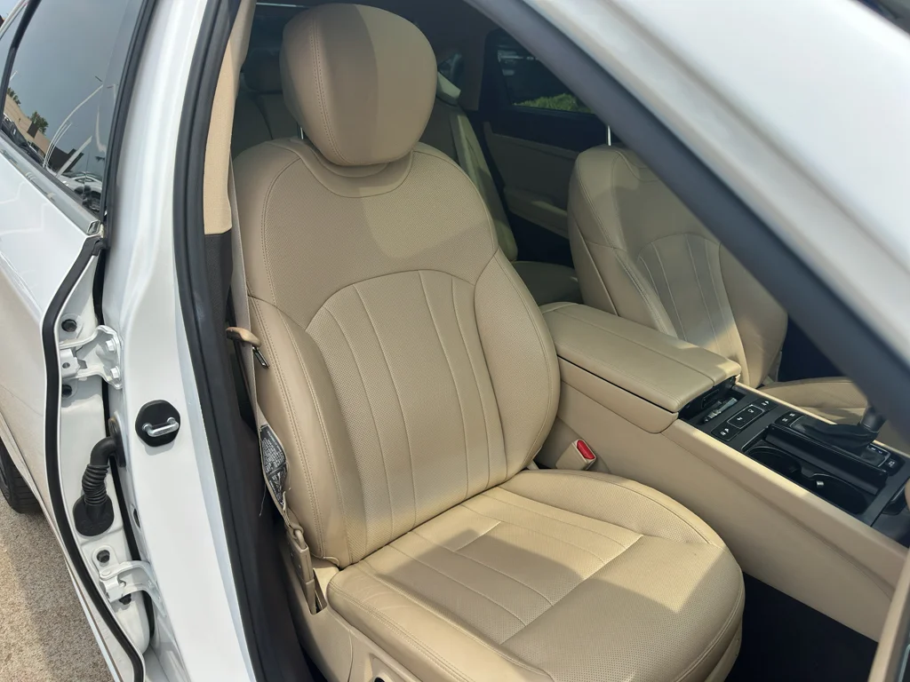 Used 2020 Uyuni White Genesis 3.8L image 34