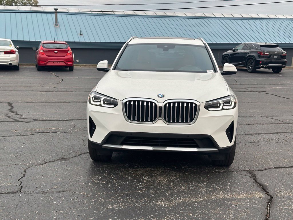 Used 2024 Alpine White BMW xDrive30i image 2