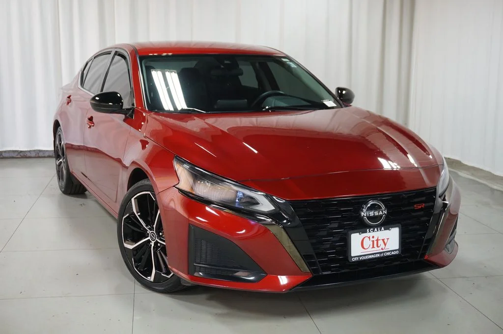 Used 2023 Red Nissan 2.5 SR image 9