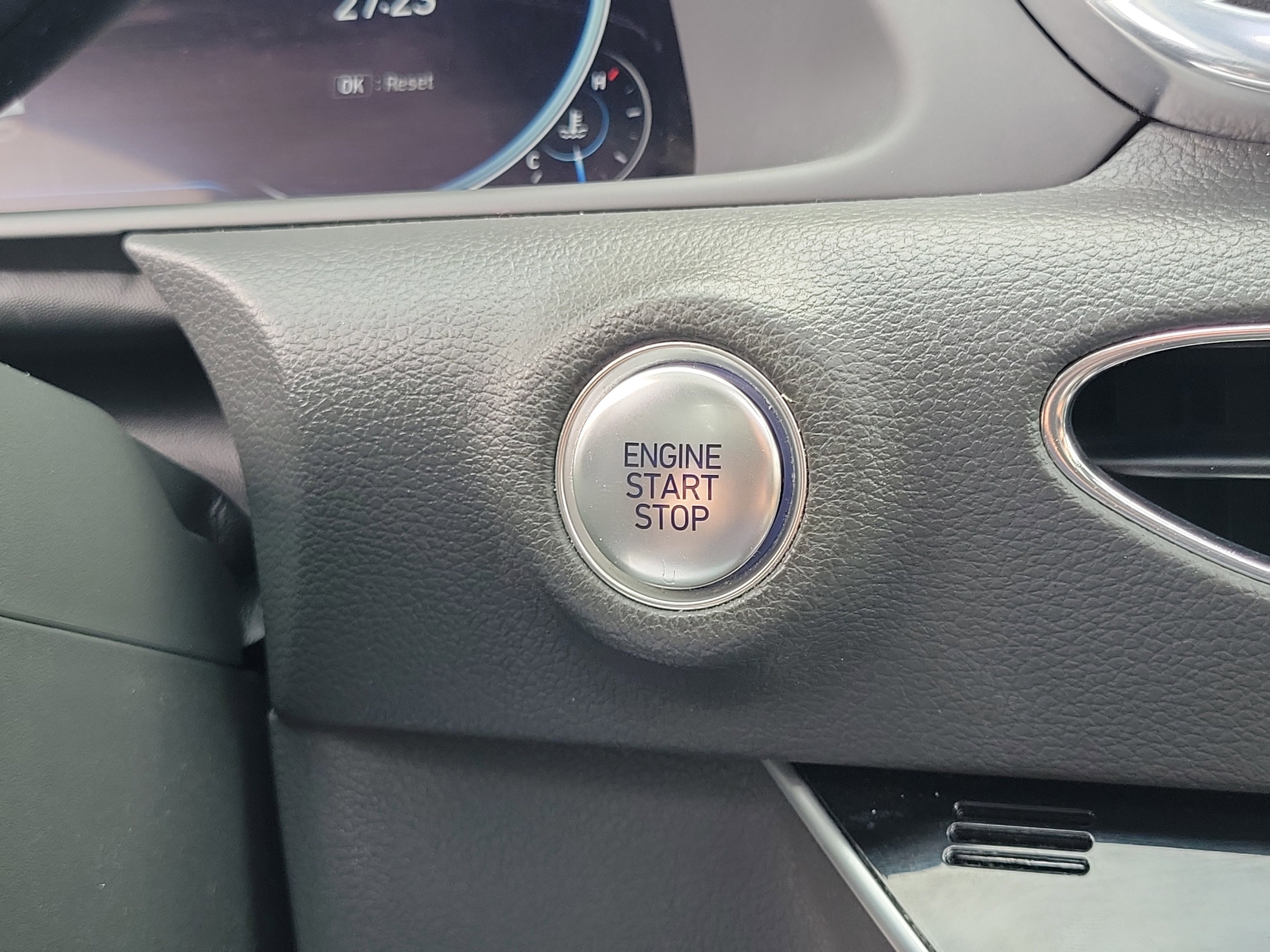 Used 2021 Hampton Gray Hyundai SEL Plus image 28