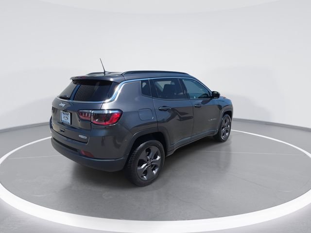 Used 2022 Gray Jeep Latitude Lux image 8