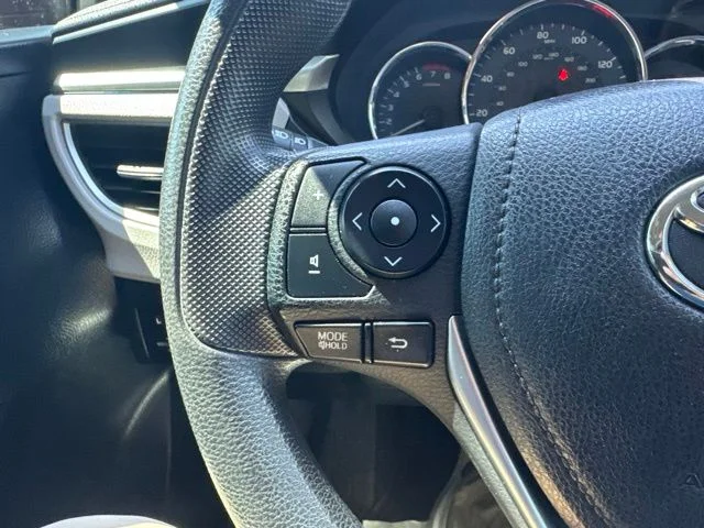 Used 2014 Silver Toyota LE Plus image 22