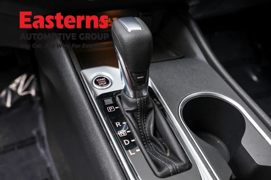 Used 2022 Red Nissan 2.5 SV image 13