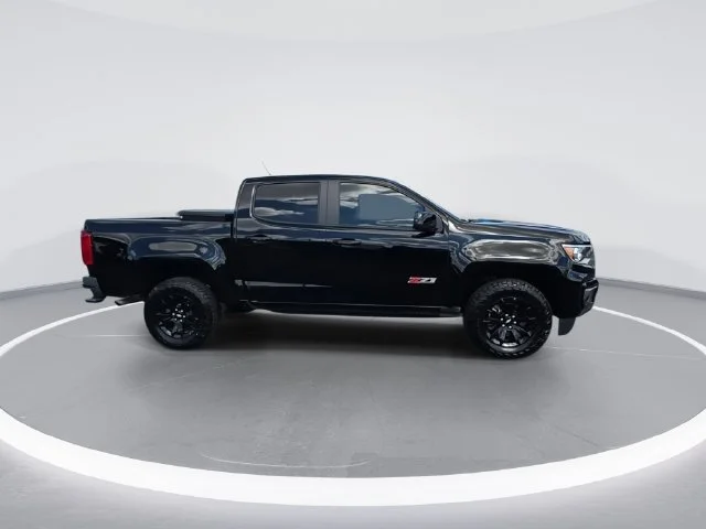 Used 2022 Black Chevrolet Z71 image 3