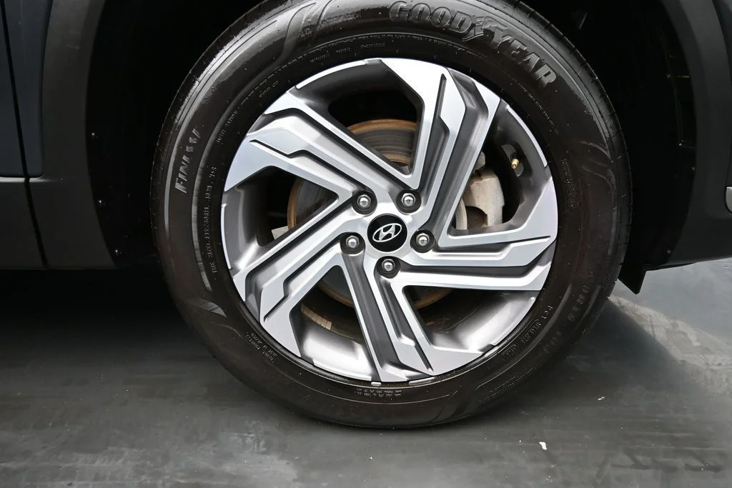 Used 2023 Gray Hyundai SEL image 10