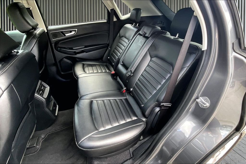 Used 2023 Gray Ford SEL image 27