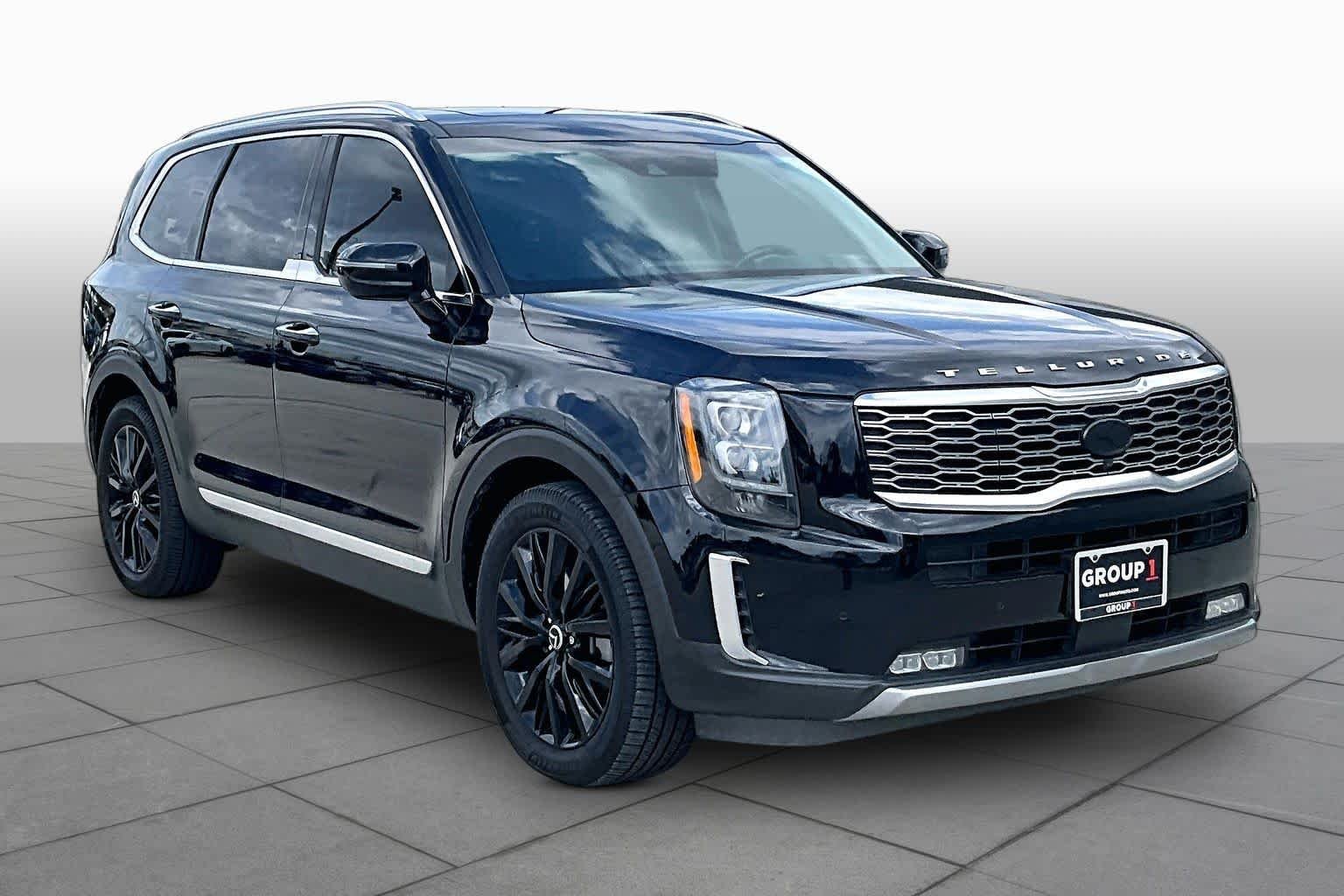 Used 2020 Ebony Black Kia SX image 3