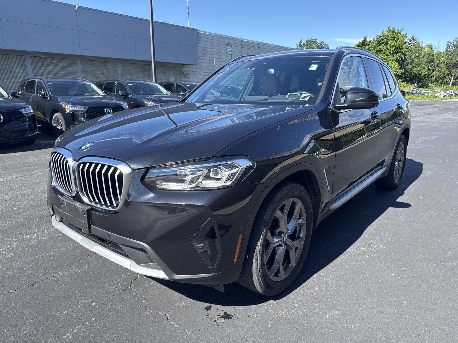 Used 2024 Black Sapphire Metallic BMW xDrive30i image 3