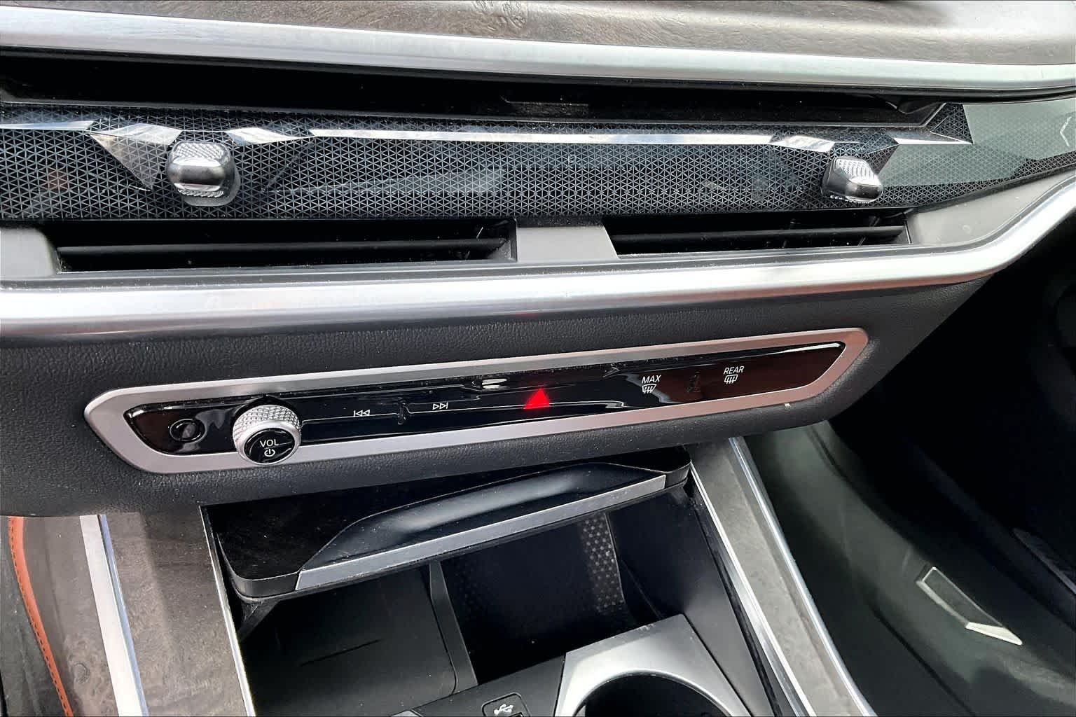 Certified Used 2024 Skyscraper Grey Metallic BMW xDrive40i image 30