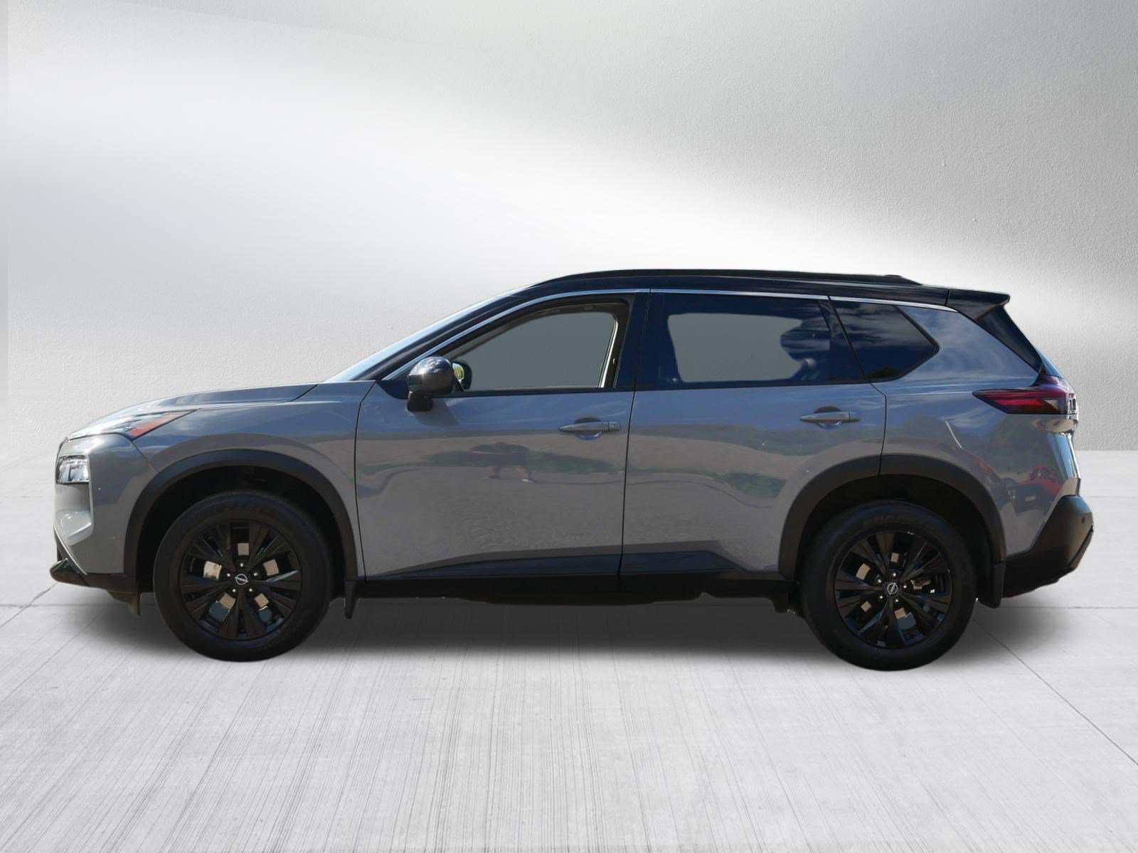 Used 2023 Boulder Gray Pearl/Super Black Nissan SV image 4